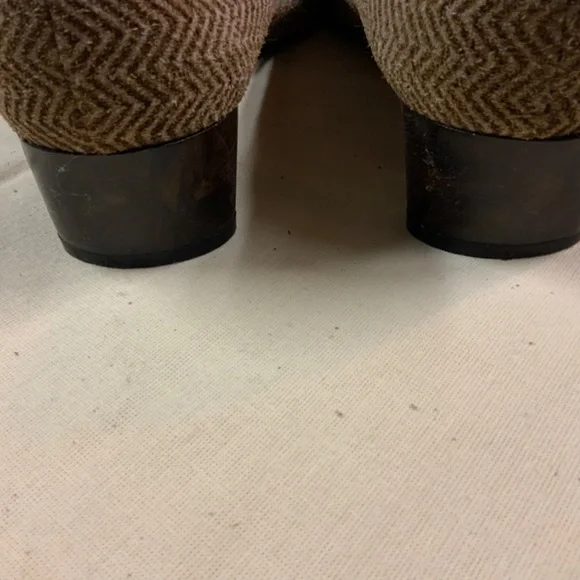 Shoes - Picture 4 of 5